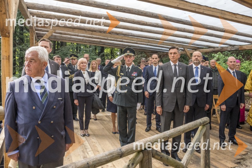  Saša Ivan Geržina, predsednik Društva Slovenija - Rusija, DeSUS, član ;  ... ;  Borut Pahor, predsednik Republike Slovenije;  Alojz  Kovšca, predsednik Državnega sveta Republike SlovenijeSpominska slovesnost Ruska kapelica 2020