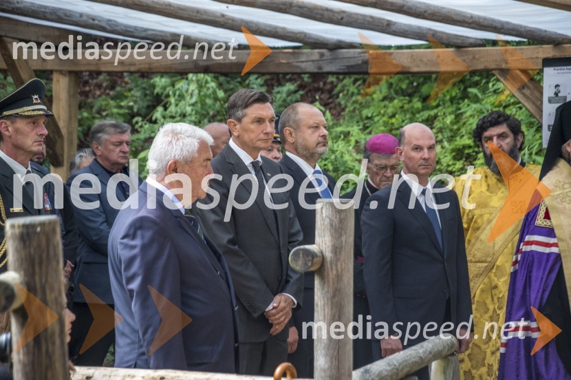  Saša Ivan Geržina, predsednik Društva Slovenija - Rusija, DeSUS, član ;  Borut Pahor, predsednik Republike Slovenije;  Alojz  Kovšca, predsednik Državnega sveta Republike Slovenije;  Timur Ejvazov, Ruski veleposlanik v SlovenijiSpominska slovesnost Ruska kapelica 2020