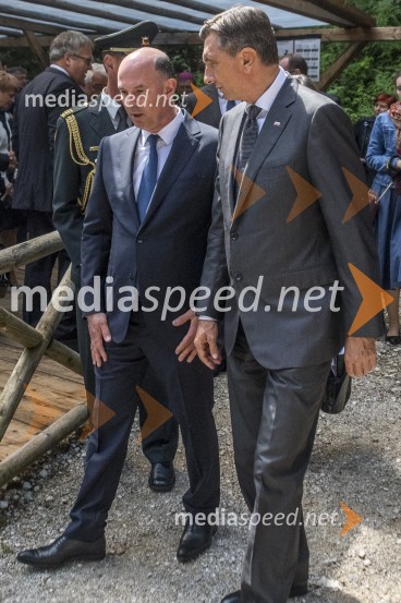  Timur Ejvazov, Ruski veleposlanik v Sloveniji;  Borut Pahor, predsednik Republike SlovenijeSpominska slovesnost Ruska kapelica 2020