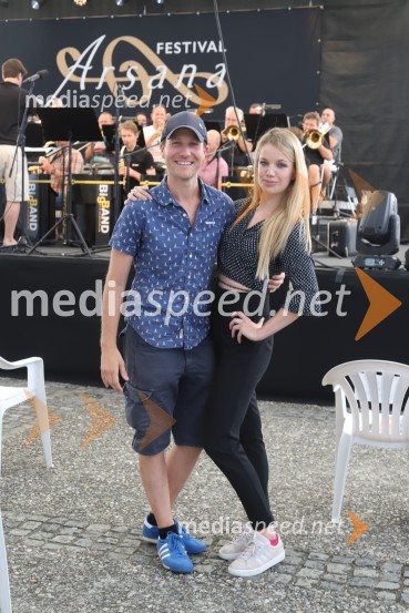  Klemen Slakonja, igralec, komik in TV voditelj;  Ana Soklič, pevkaSlavnostna otvoritev festivala Arsana 2020, Big Band RTV SLO s solisti