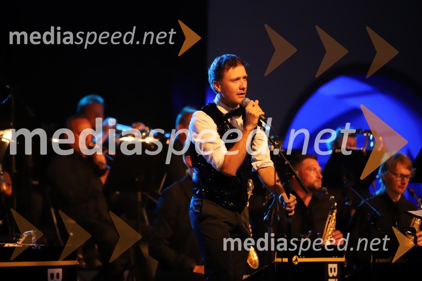  Klemen Slakonja, igralec, komik in TV voditeljSlavnostna otvoritev festivala Arsana 2020, Big Band RTV SLO s solisti