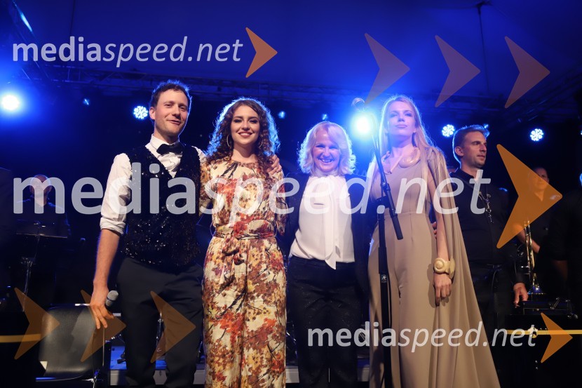  Klemen Slakonja, igralec, komik in TV voditelj;  Maja Keuc, pevka;  Alenka Godec, pevka;  Ana Soklič, pevkaSlavnostna otvoritev festivala Arsana 2020, Big Band RTV SLO s solisti