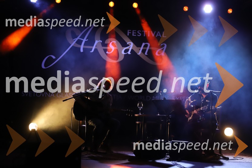  Miha Guštin-Gušti, glasbenik;  Tomi Meglič, glasbenik, pevec skupine Siddharta1 na 1: Gušti in Tomi Meglič, koncert v sklopu festivala Arsana