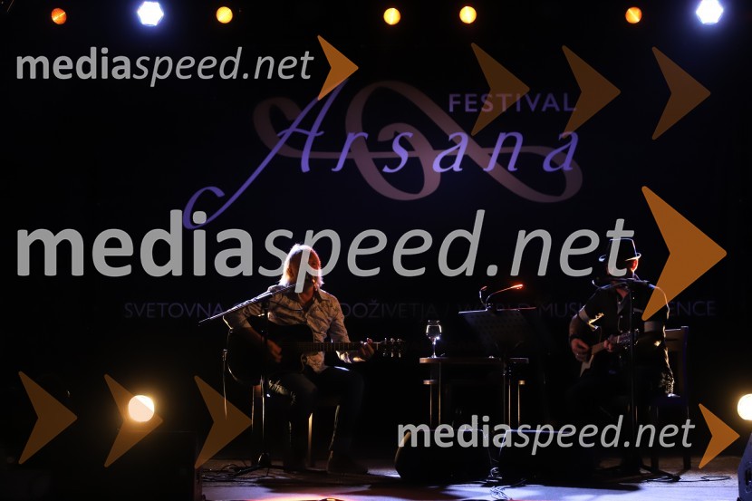  Miha Guštin-Gušti, glasbenik;  Tomi Meglič, glasbenik, pevec skupine Siddharta1 na 1: Gušti in Tomi Meglič, koncert v sklopu festivala Arsana