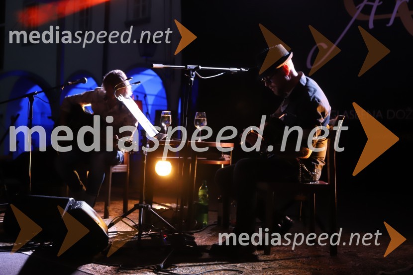  Miha Guštin-Gušti, glasbenik;  Tomi Meglič, glasbenik, pevec skupine Siddharta1 na 1: Gušti in Tomi Meglič, koncert v sklopu festivala Arsana