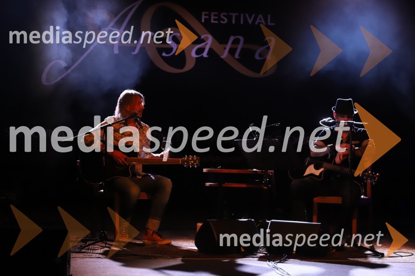  Miha Guštin-Gušti, glasbenik;  Tomi Meglič, glasbenik, pevec skupine Siddharta1 na 1: Gušti in Tomi Meglič, koncert v sklopu festivala Arsana