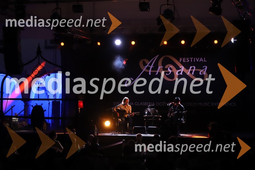  Miha Guštin-Gušti, glasbenik;  Tomi Meglič, glasbenik, pevec skupine Siddharta1 na 1: Gušti in Tomi Meglič, koncert v sklopu festivala Arsana