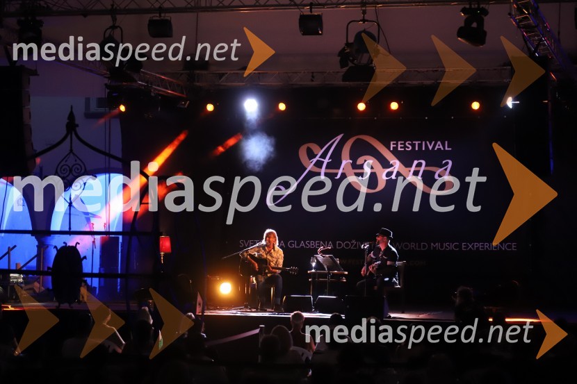  Miha Guštin-Gušti, glasbenik;  Tomi Meglič, glasbenik, pevec skupine Siddharta1 na 1: Gušti in Tomi Meglič, koncert v sklopu festivala Arsana