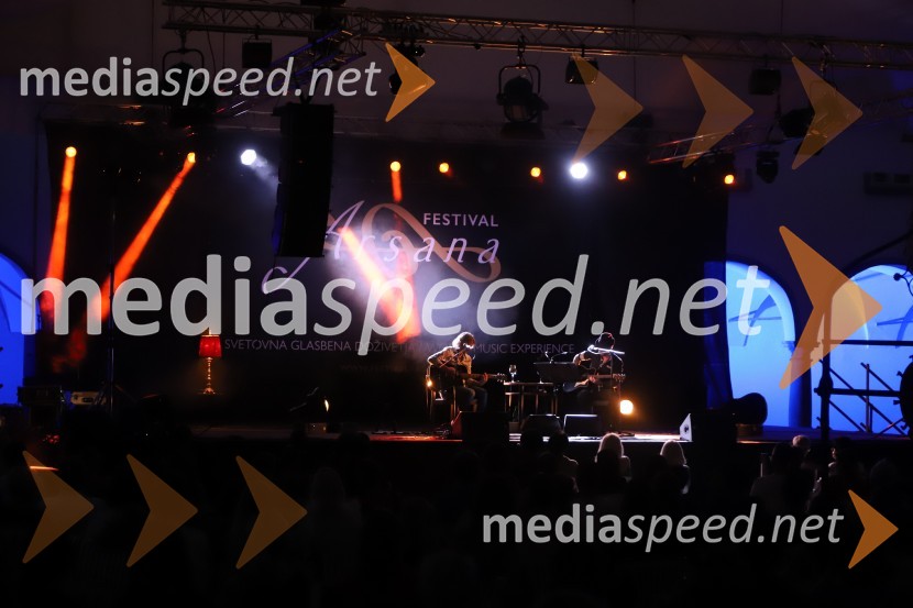 1 na 1: Gušti in Tomi Meglič, koncert v sklopu festivala Arsana