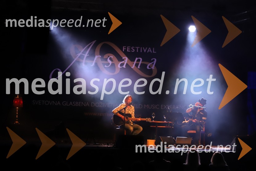  Miha Guštin-Gušti, glasbenik;  Tomi Meglič, glasbenik, pevec skupine Siddharta1 na 1: Gušti in Tomi Meglič, koncert v sklopu festivala Arsana