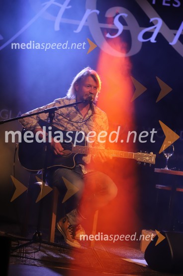  Miha Guštin-Gušti, glasbenik1 na 1: Gušti in Tomi Meglič, koncert v sklopu festivala Arsana