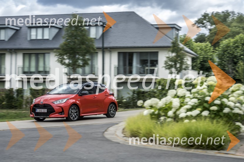 Toyota Yaris, mednarodna predstavitev