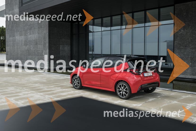 Toyota Yaris, mednarodna predstavitev