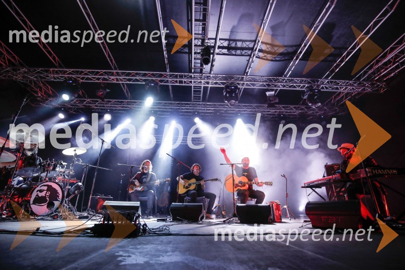  Uroš Škerl Kramberger - Hipi, glasbenik, Hamo & Tribute 2 Love;  Peter Dekleva, glasbenik, Hamo & Tribute 2 Love;  Matevž Šalehar-Hamo, glasbenik, Hamo & Tribute 2 Love;  Denis Horvat - Duki, glasbenik, Hamo & Tribute 2 LoveHamo & Tribute 2 Love, koncert bluesovske improvizacije