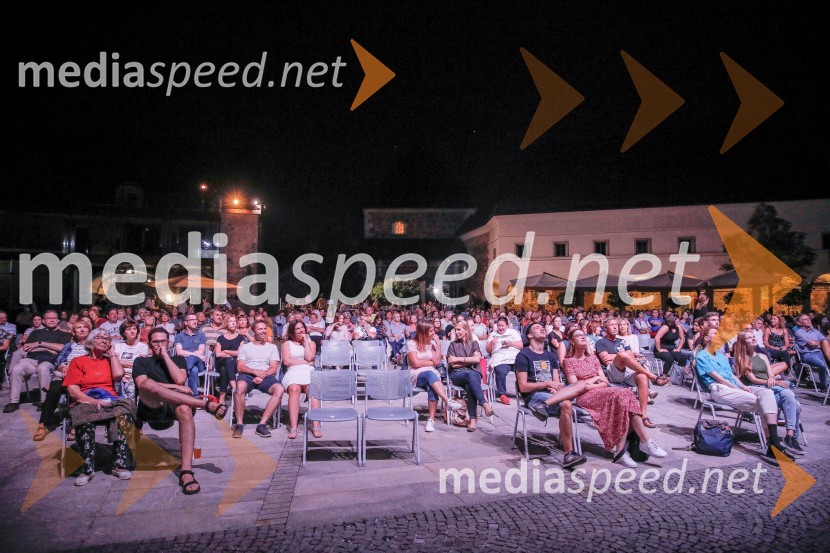 Pod belimi pečinami, predpremiera filma na Ljubljanskem gradu