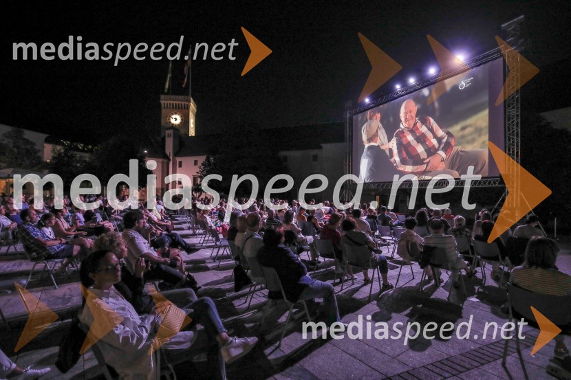 Pod belimi pečinami, predpremiera filma na Ljubljanskem gradu
