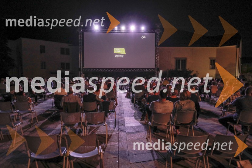 Pod belimi pečinami, predpremiera filma na Ljubljanskem gradu