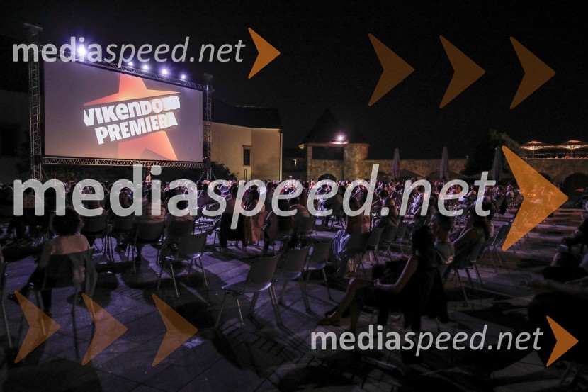 Pod belimi pečinami, predpremiera filma na Ljubljanskem gradu