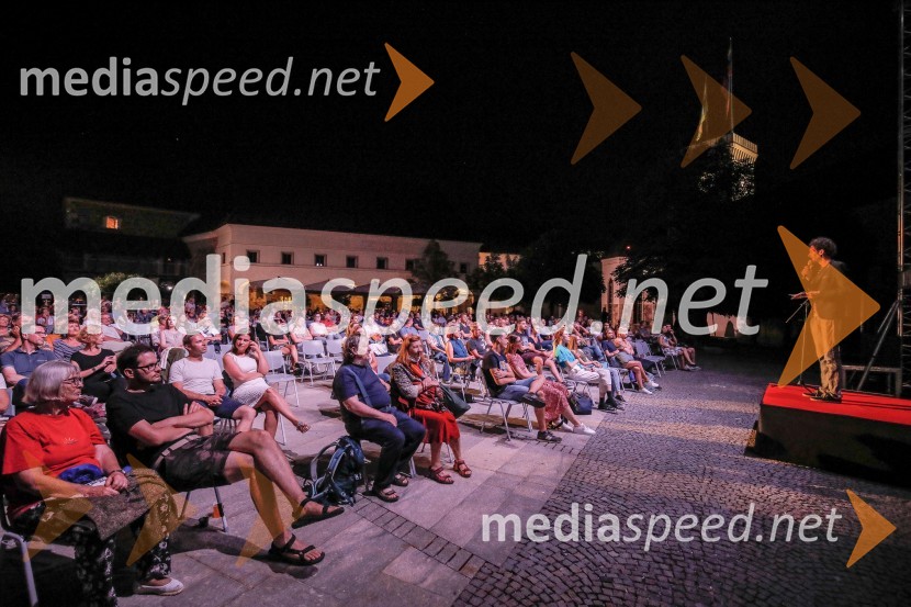 Pod belimi pečinami, predpremiera filma na Ljubljanskem gradu