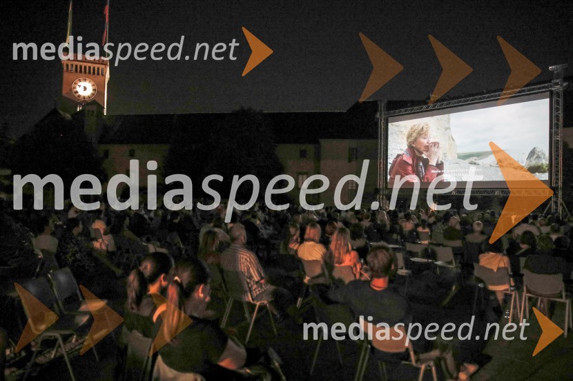 Pod belimi pečinami, predpremiera filma na Ljubljanskem gradu