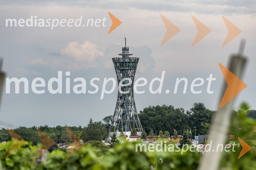 Stolp VinariumVečerja z razgledom na stolpu Vinarium Lendava