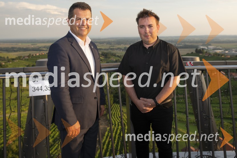  Janez Magyar, župan Občine Lendava;  Rok Petje, direktor, Zavod za turizem LendavaVečerja z razgledom na stolpu Vinarium Lendava