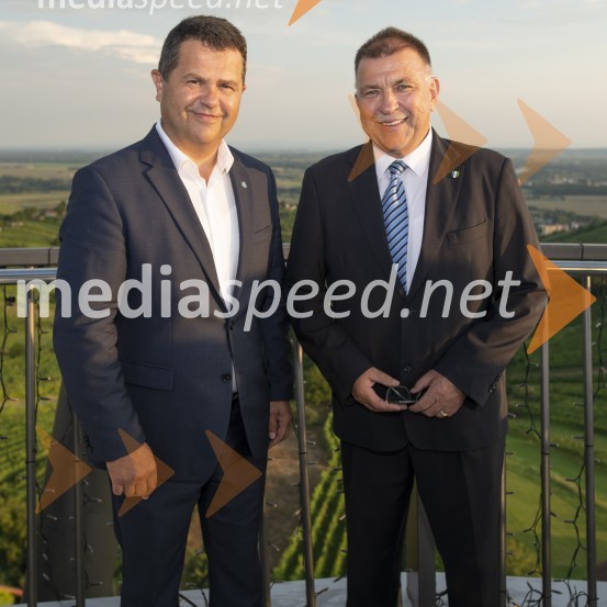  Janez Magyar, župan Občine Lendava;  ... Večerja z razgledom na stolpu Vinarium Lendava