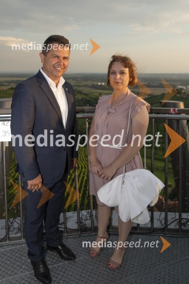  Janez Magyar, župan Občine Lendava;  ... Večerja z razgledom na stolpu Vinarium Lendava