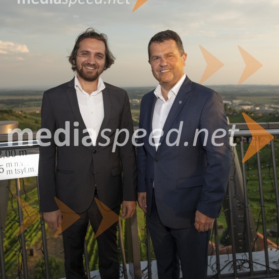 dr. Mihael Kasaš, podžupan, Občina Lendava;  Janez Magyar, župan Občine LendavaVečerja z razgledom na stolpu Vinarium Lendava