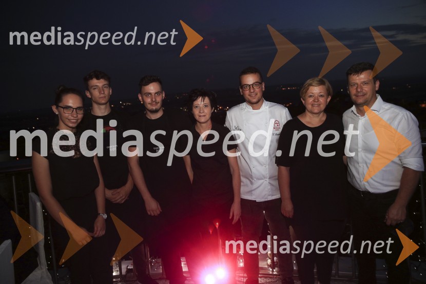  ... ;  ... ;  ... ;  ... ;  Leon Pintarič, Gostilna Rajh;  Tanja Pintarič, Gostilna Rajh;  Damir Pintarič, Gostilna RajhVečerja z razgledom na stolpu Vinarium Lendava