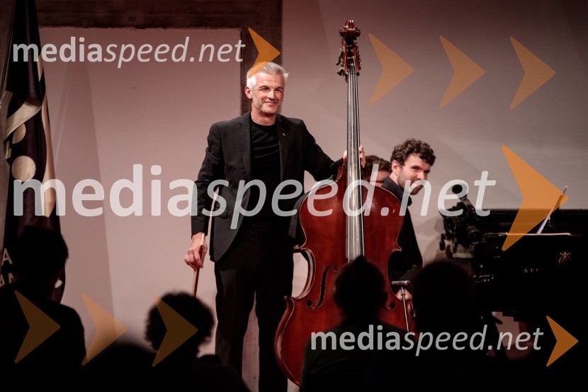  Božo Paradžik, kontrabasist;  Hansjacob Staemmler, pianistBožo Paradžik in Hansjacob Staemmler, koncert v okviru 68. Ljubljana Festivala