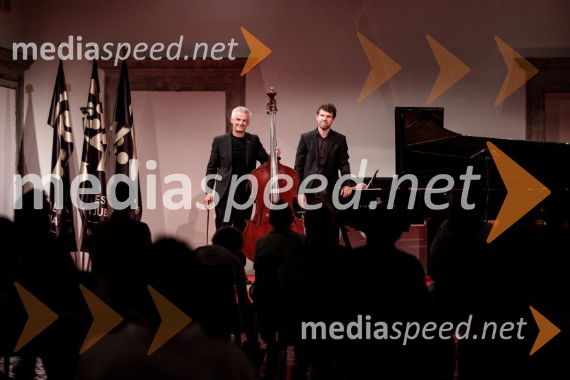  Božo Paradžik, kontrabasist;  Hansjacob Staemmler, pianistBožo Paradžik in Hansjacob Staemmler, koncert v okviru 68. Ljubljana Festivala