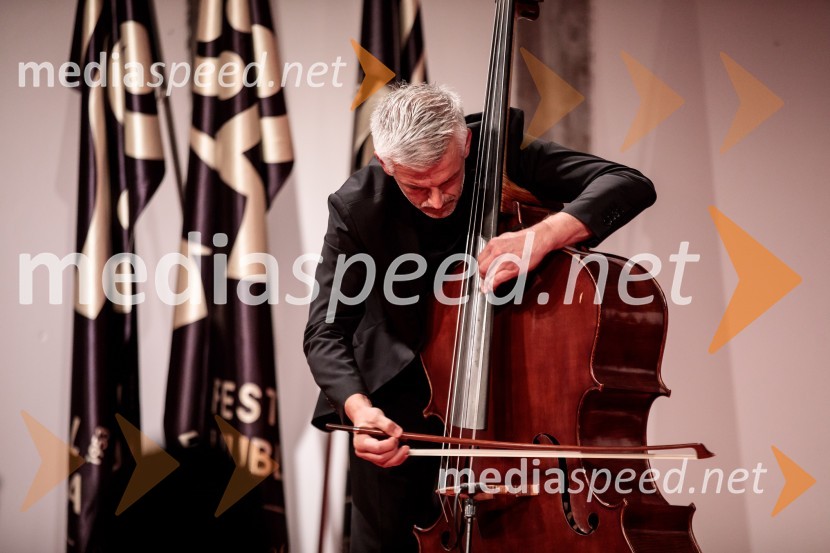  Božo Paradžik, kontrabasistBožo Paradžik in Hansjacob Staemmler, koncert v okviru 68. Ljubljana Festivala