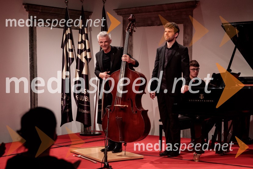  Božo Paradžik, kontrabasist;  Hansjacob Staemmler, pianistBožo Paradžik in Hansjacob Staemmler, koncert v okviru 68. Ljubljana Festivala