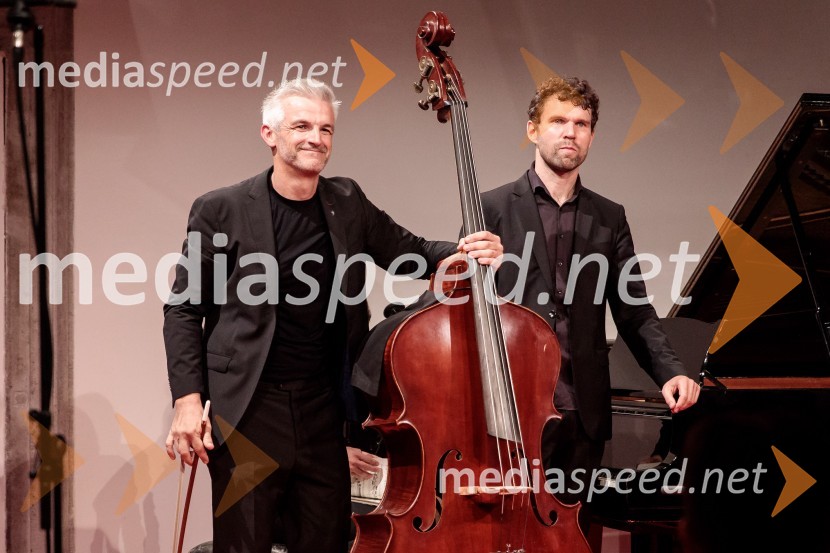  Božo Paradžik, kontrabasist;  Hansjacob Staemmler, pianistBožo Paradžik in Hansjacob Staemmler, koncert v okviru 68. Ljubljana Festivala