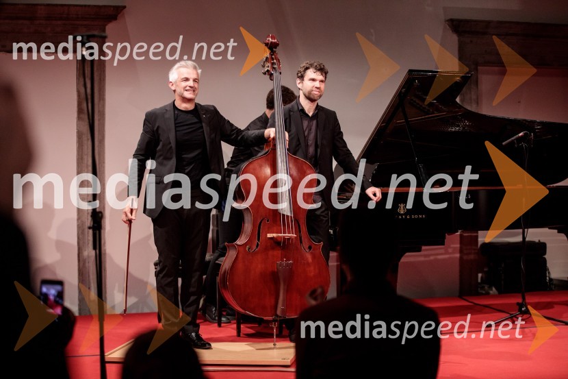  Božo Paradžik, kontrabasist;  Hansjacob Staemmler, pianistBožo Paradžik in Hansjacob Staemmler, koncert v okviru 68. Ljubljana Festivala