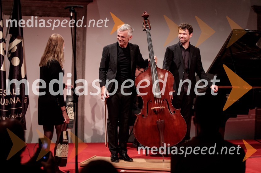  ... ;  Božo Paradžik, kontrabasist;  Hansjacob Staemmler, pianistBožo Paradžik in Hansjacob Staemmler, koncert v okviru 68. Ljubljana Festivala