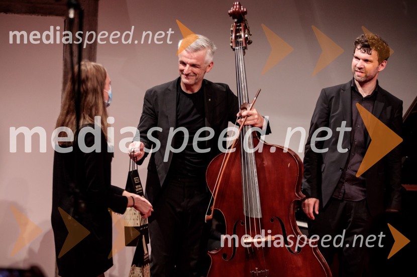  ... ;  Božo Paradžik, kontrabasist;  Hansjacob Staemmler, pianistBožo Paradžik in Hansjacob Staemmler, koncert v okviru 68. Ljubljana Festivala