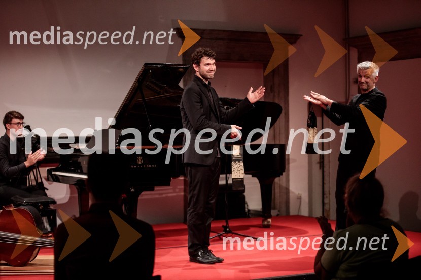  ... ;  Hansjacob Staemmler, pianist;  Božo Paradžik, kontrabasistBožo Paradžik in Hansjacob Staemmler, koncert v okviru 68. Ljubljana Festivala