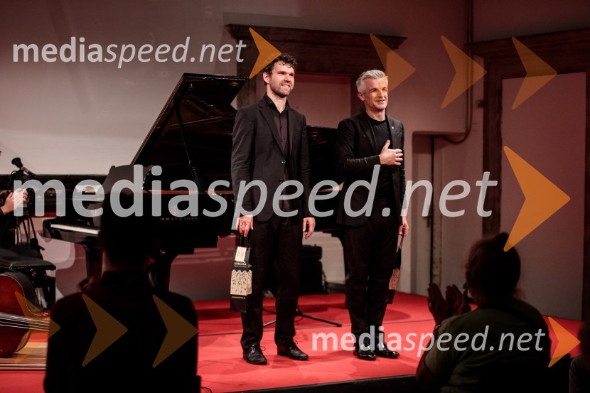  Hansjacob Staemmler, pianist;  Božo Paradžik, kontrabasistBožo Paradžik in Hansjacob Staemmler, koncert v okviru 68. Ljubljana Festivala