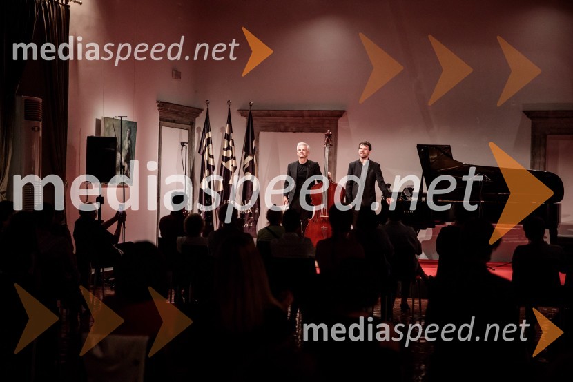  Božo Paradžik, kontrabasist;  Hansjacob Staemmler, pianistBožo Paradžik in Hansjacob Staemmler, koncert v okviru 68. Ljubljana Festivala