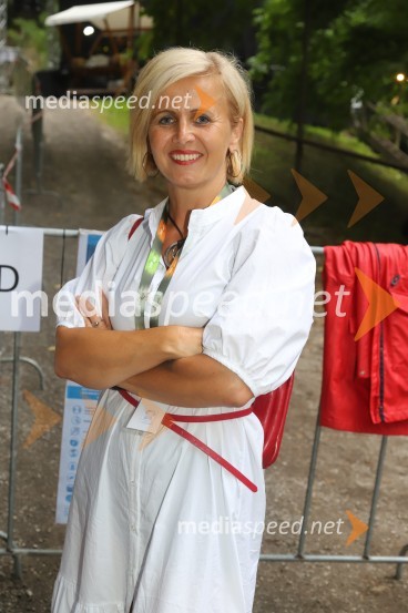  Anita  Mlakar, moderatorka in svetovalka za odnose z javnostmiMi2, otvoritev festivala in 18. Kantfesta