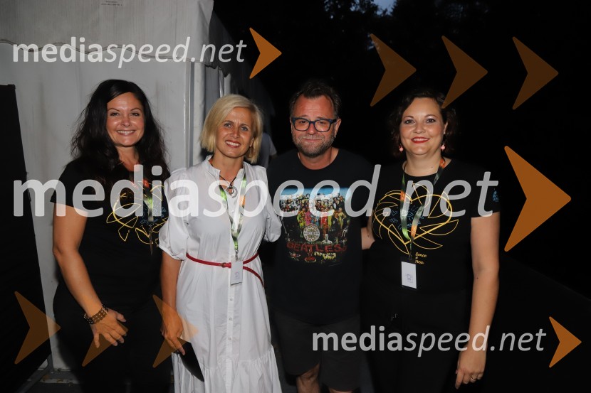  Urša Repolusk;  Anita  Mlakar, moderatorka in svetovalka za odnose z javnostmi; dr. Tone Kregar, zgodovinar, pevec Mi2, direktor Muzeja novejše zgodovine Celje;  Lucija Smolnik, direktor festivalaMi2, otvoritev festivala in 18. Kantfesta