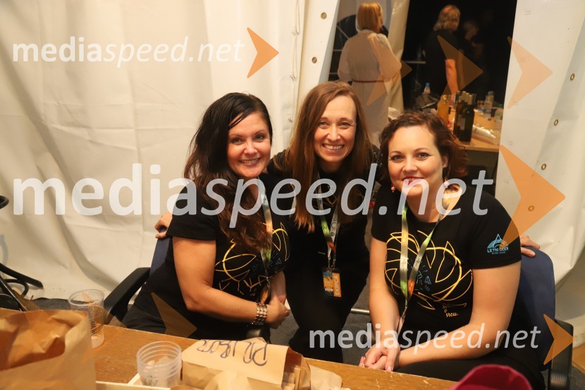  Urša Repolusk;  Vesna Glavendekič, organizatorka;  Lucija Smolnik, direktor festivalaMi2, otvoritev festivala in 18. Kantfesta