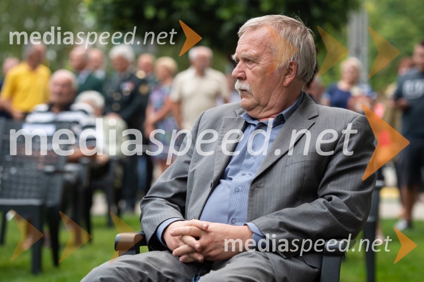  Marjan Šiftar, nekdanji ambasador v MakedonijiProslava ob 101. obletnici združitve prekmurskih Slovencev z matičnim narodom