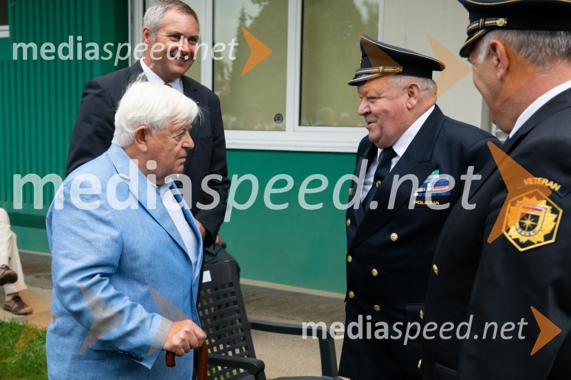  Milan Kučan, nekdanji predsednik Republike Slovenije; mag. Dejan Židan, predsednik Državnega zbora Republike SlovenijeProslava ob 101. obletnici združitve prekmurskih Slovencev z matičnim narodom