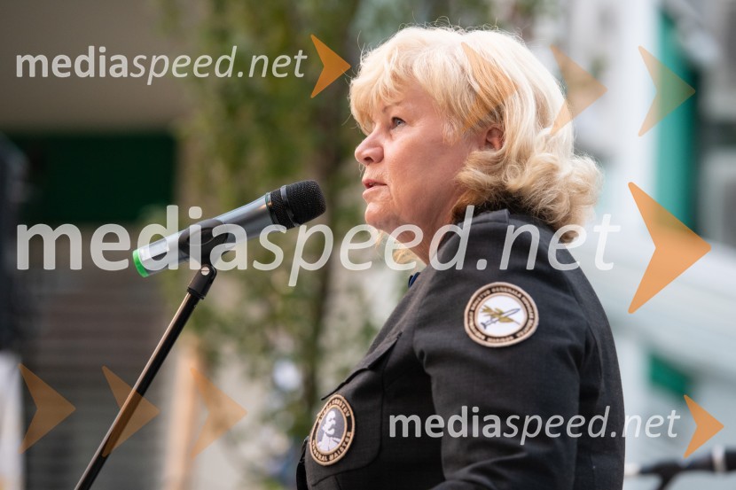 mag. Lučka  Lazarev Šerbec,  ravnateljica OŠ Borcev za severno mejoProslava ob 101. obletnici združitve prekmurskih Slovencev z matičnim narodom