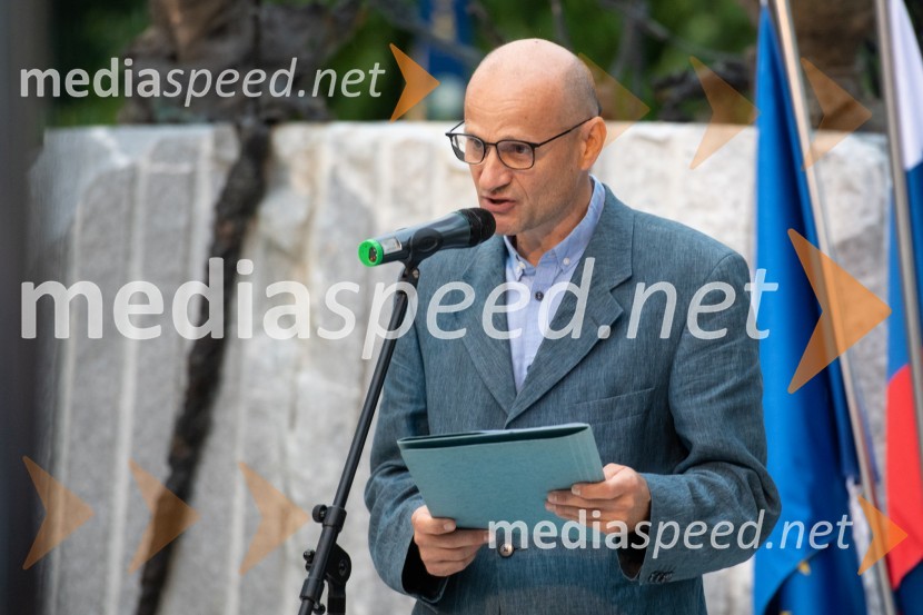  Dušan Šarotar, pisateljProslava ob 101. obletnici združitve prekmurskih Slovencev z matičnim narodom