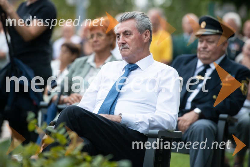  Geza Erniša, nekdanji evangeličanski škofProslava ob 101. obletnici združitve prekmurskih Slovencev z matičnim narodom