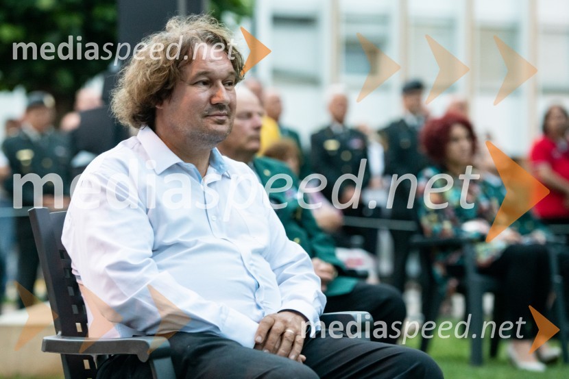 doc. dr.  Mitja Slavinec, dekan, Fakulteta za naravoslovje in matematiko, Univerza v MariboruProslava ob 101. obletnici združitve prekmurskih Slovencev z matičnim narodom